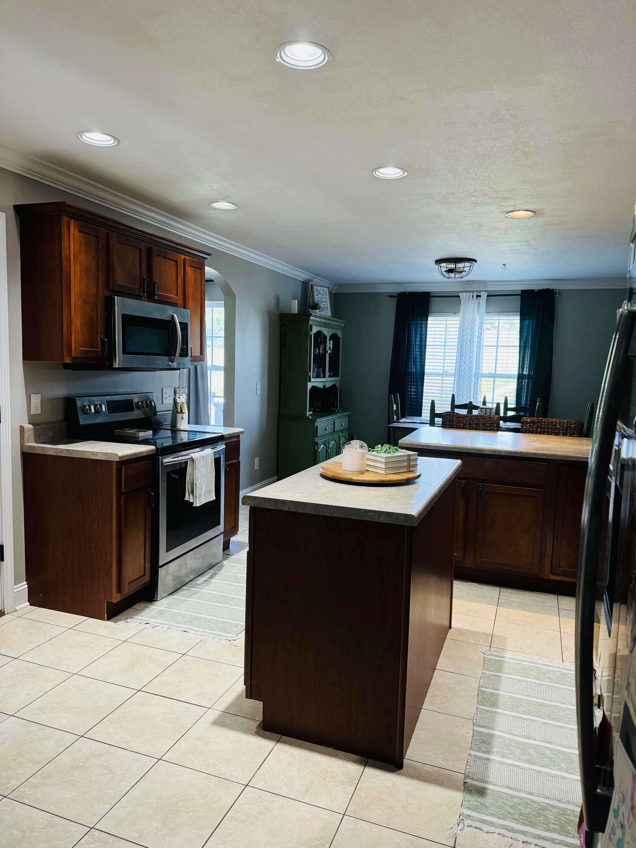 Friendsville, Tennessee, 37737, United States, 3 Bedrooms Bedrooms, ,4 BathroomsBathrooms,Residential,For Sale,1962671