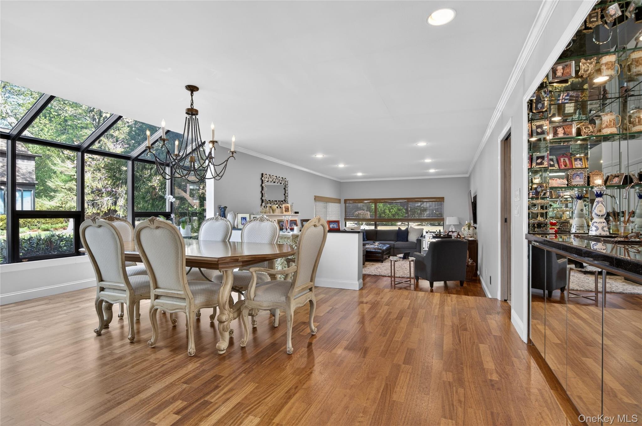 5 Pony Circle, Roslyn Heights, NY, 11577 - 物件實景