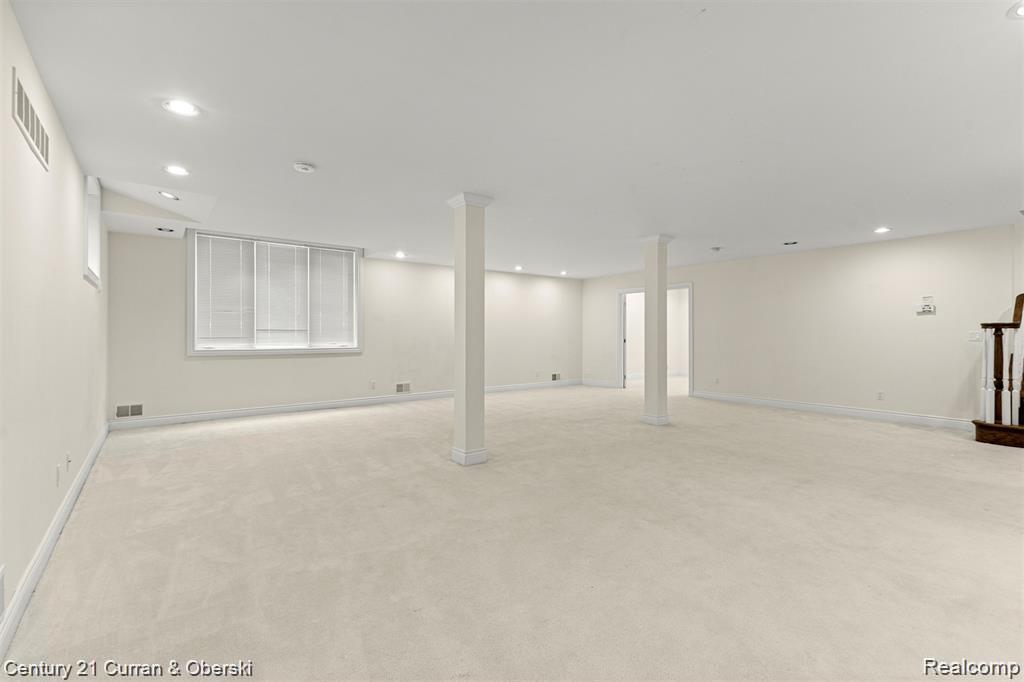 Northville Township, Michigan, 48168, United States, 3 Bedrooms Bedrooms, ,4 BathroomsBathrooms,Residential,For Sale,2024009