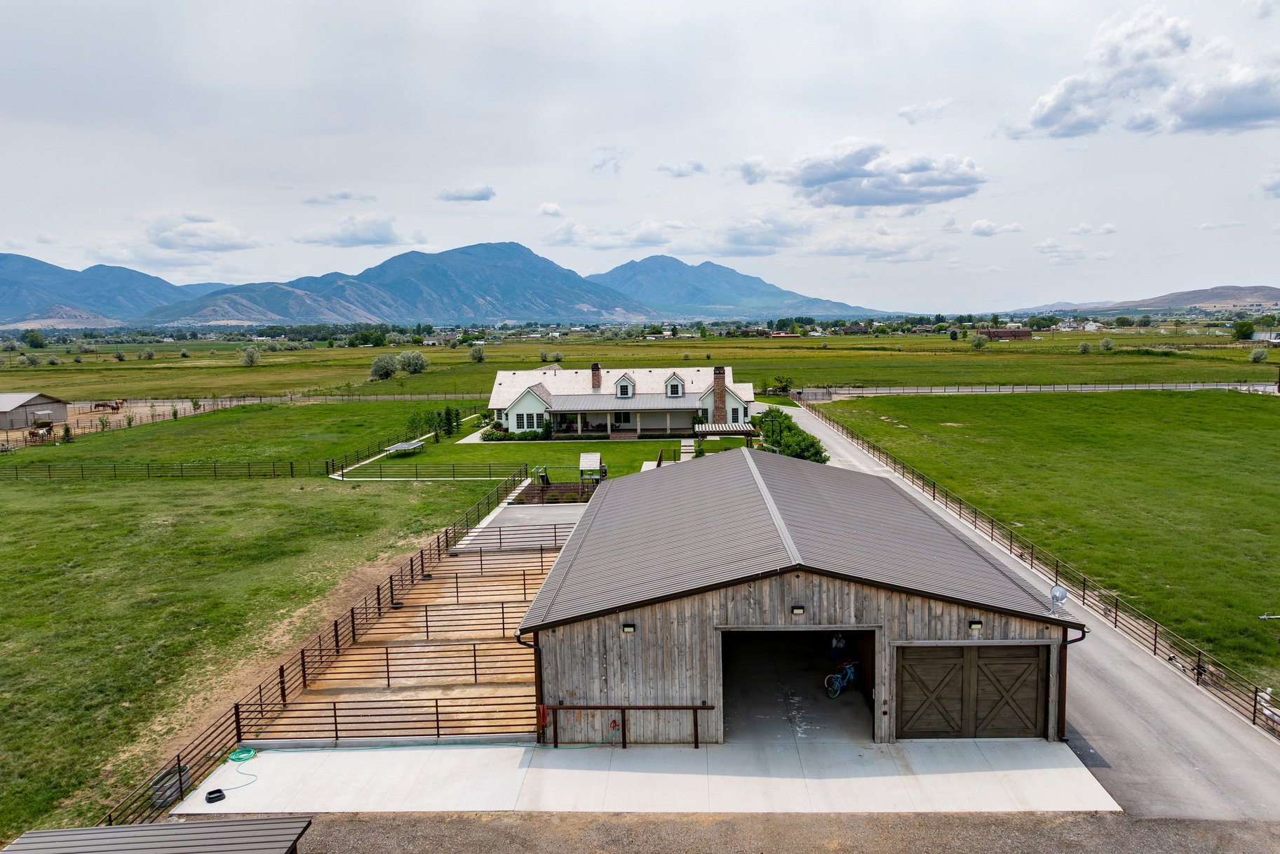  Refined Farmhouse Living with Professional Horse Facilities - 物件實景