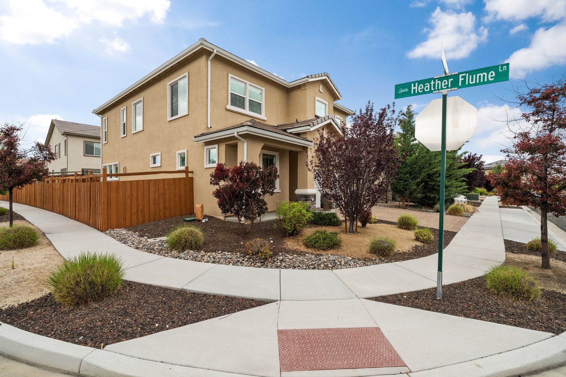  Two Story Walking Distance to Red Hawk Golf Course - 物件實景