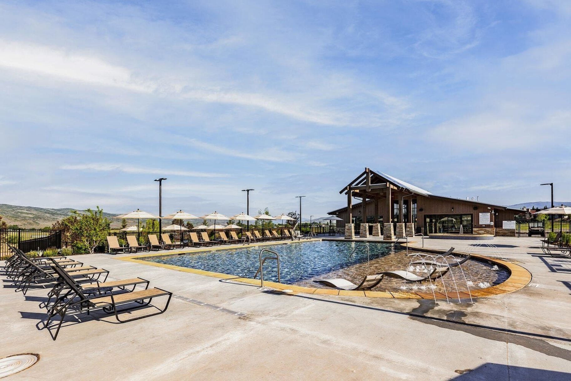  Summit Rambler At High Star Ranch With 3 Car Garage And Expansive Views - 物件實景