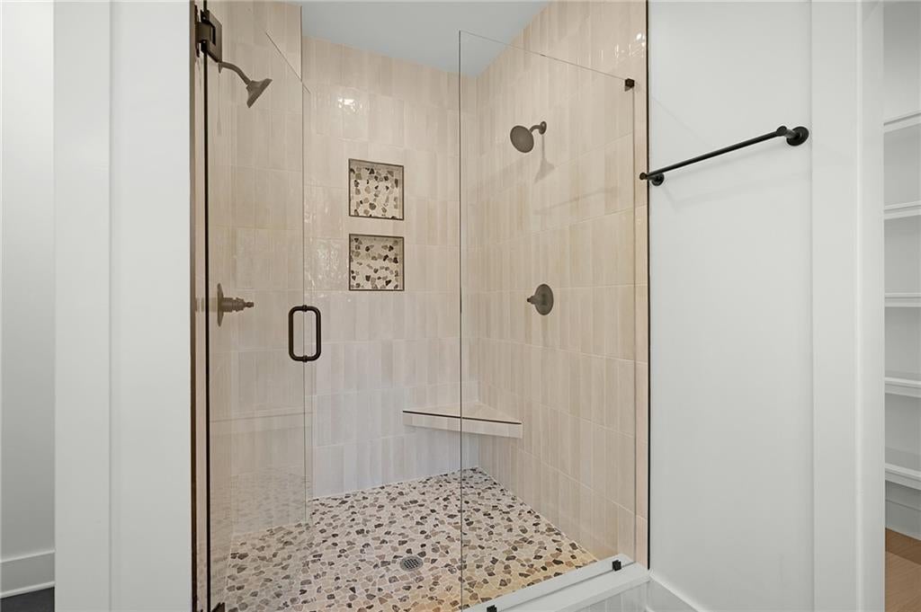 Calhoun, Georgia, 30701, United States, 4 Bedrooms Bedrooms, ,4 BathroomsBathrooms,Residential,For Sale,1980767