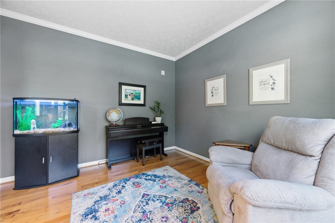 Yorktown, Virginia, 23693, United States, 6 Bedrooms Bedrooms, ,3 BathroomsBathrooms,Residential,For Sale,1987855