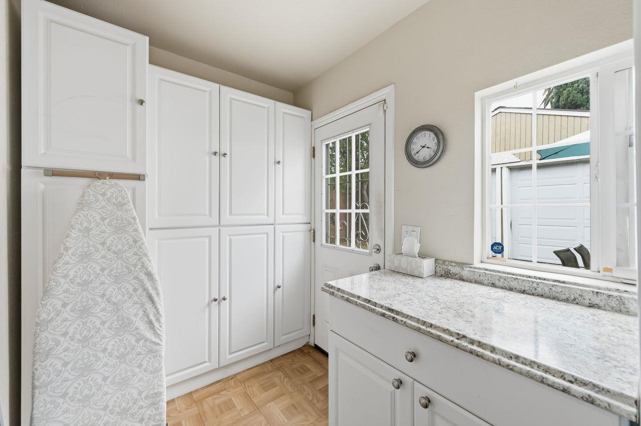 Redwood City, California, 94063, United States, ,Residential,For Sale,1990939