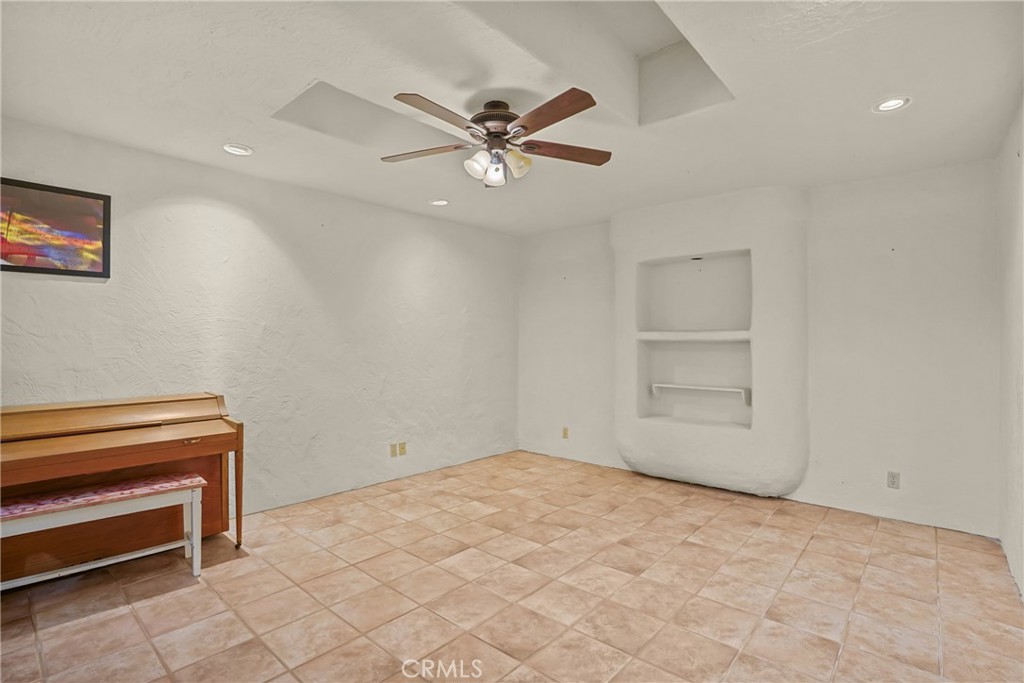 Santa Maria, California, 93454, United States, 5 Bedrooms Bedrooms, ,3 BathroomsBathrooms,Residential,For Sale,2032252