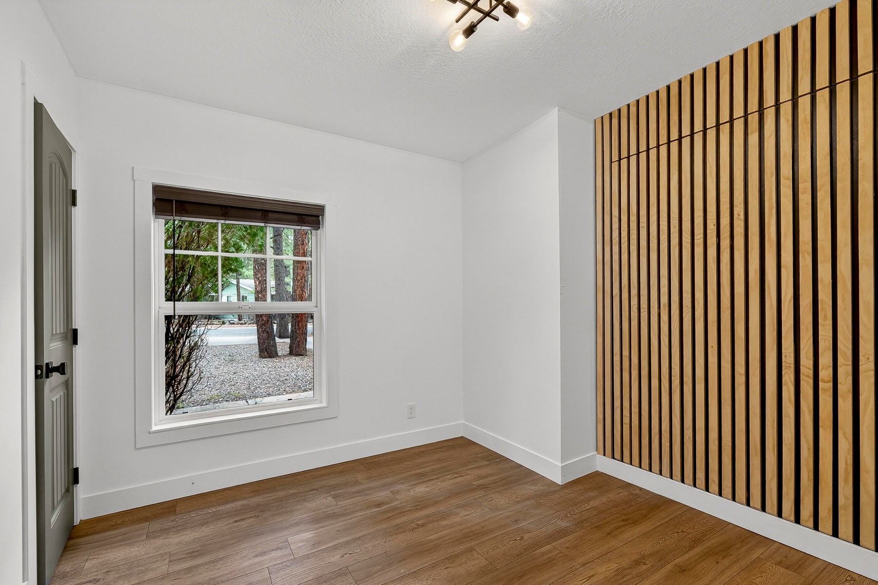  530 N Charles Road ¦Flagstaff, AZ - 物件實景