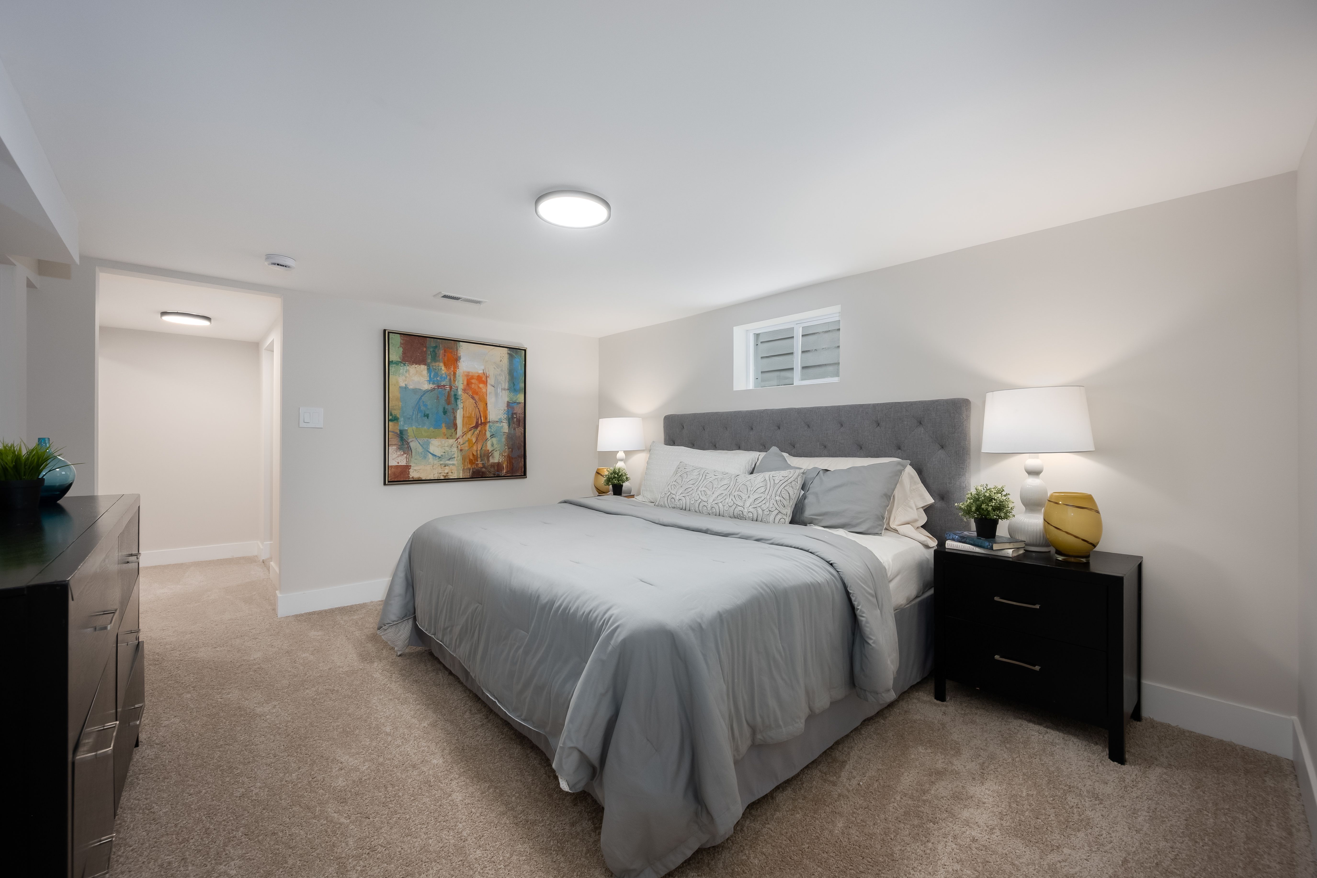  Updated Home Offering a Bright, Modern Interior With Comfortable Living Spaces - 物件實景