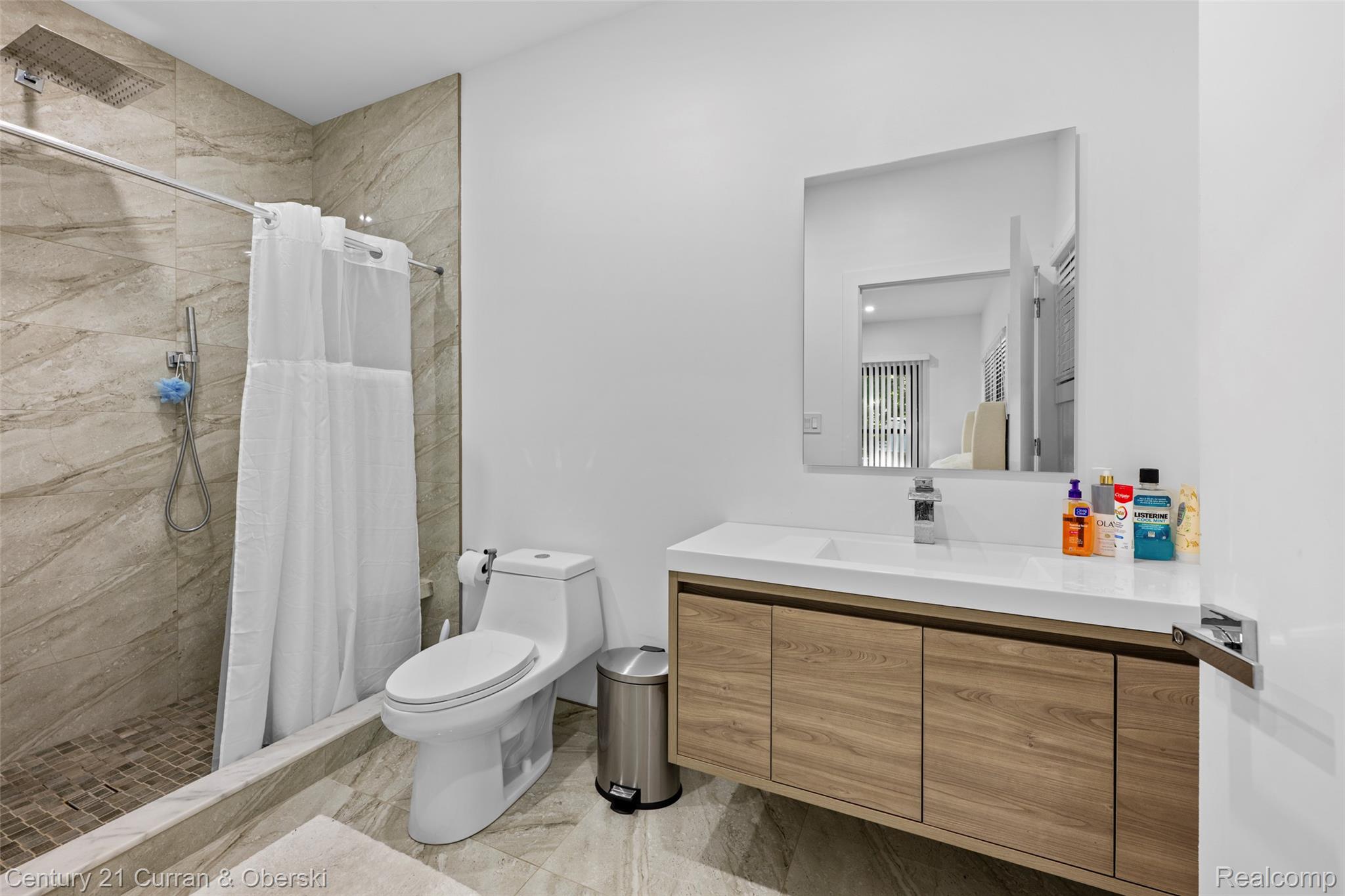 Farmington, Michigan, 48334, United States, 7 Bedrooms Bedrooms, ,8 BathroomsBathrooms,Residential,For Sale,1980731