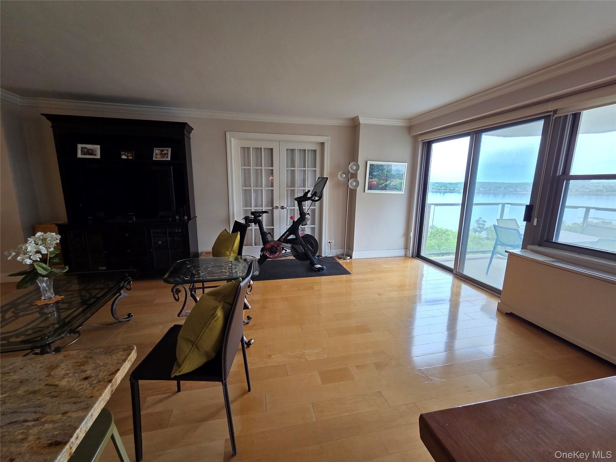 Bayside, New York, 11360, United States, 3 Bedrooms Bedrooms, ,2 BathroomsBathrooms,Residential,For Sale,2048050