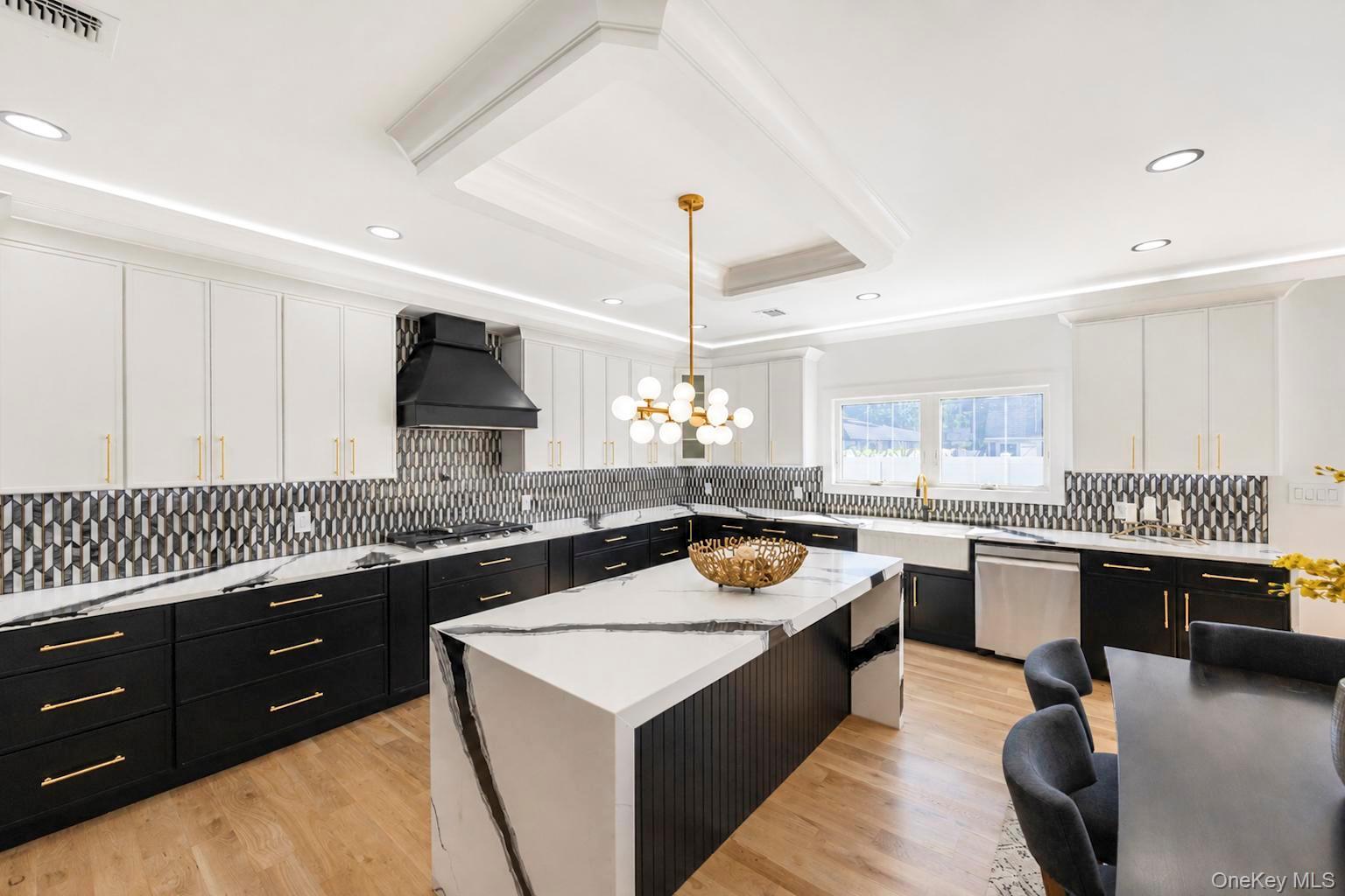 Cabot Ln, Westbury, NY 11590 #1