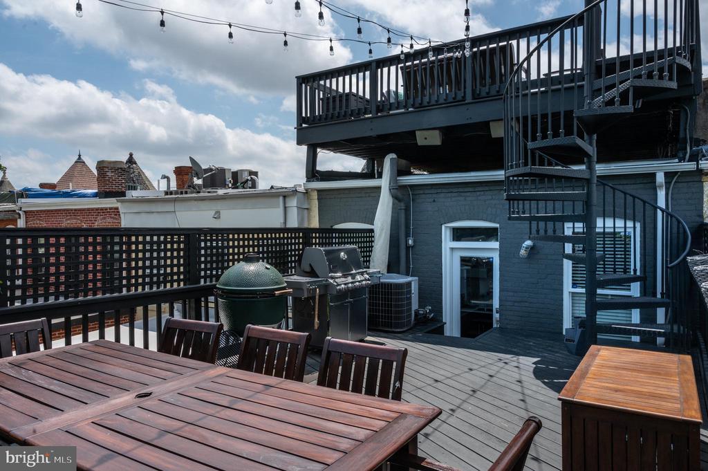 Washington, District of Columbia, 20001, United States, 6 Bedrooms Bedrooms, ,6 BathroomsBathrooms,Residential,For Sale,1983569