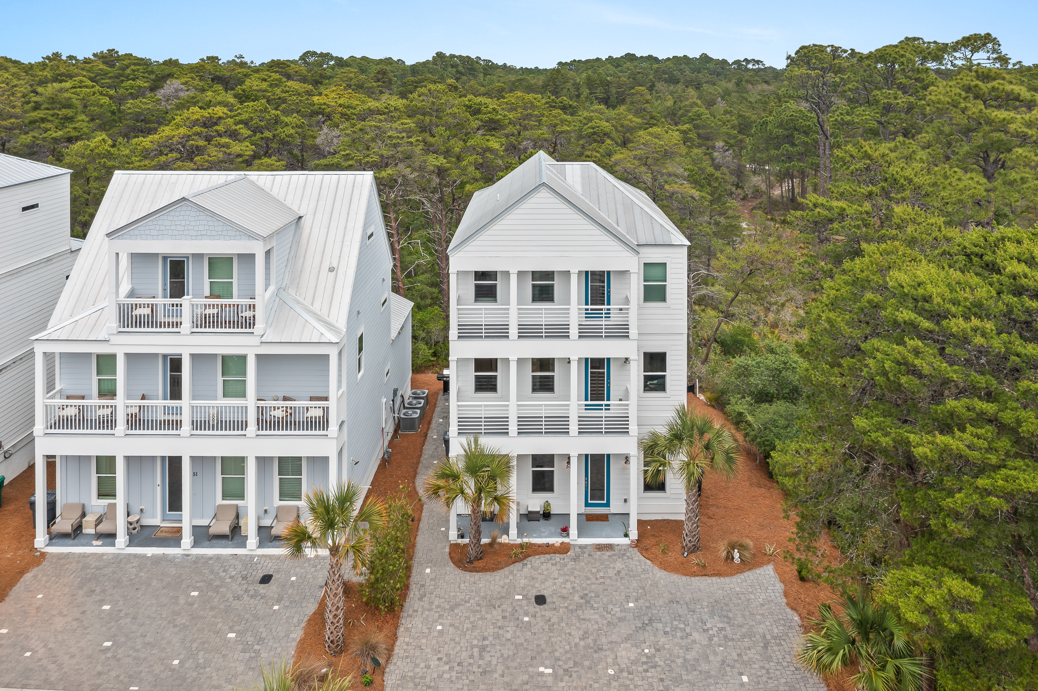  Like-New Coastal Retreat with Rare Privacy and Porches on Every Level - 物件實景
