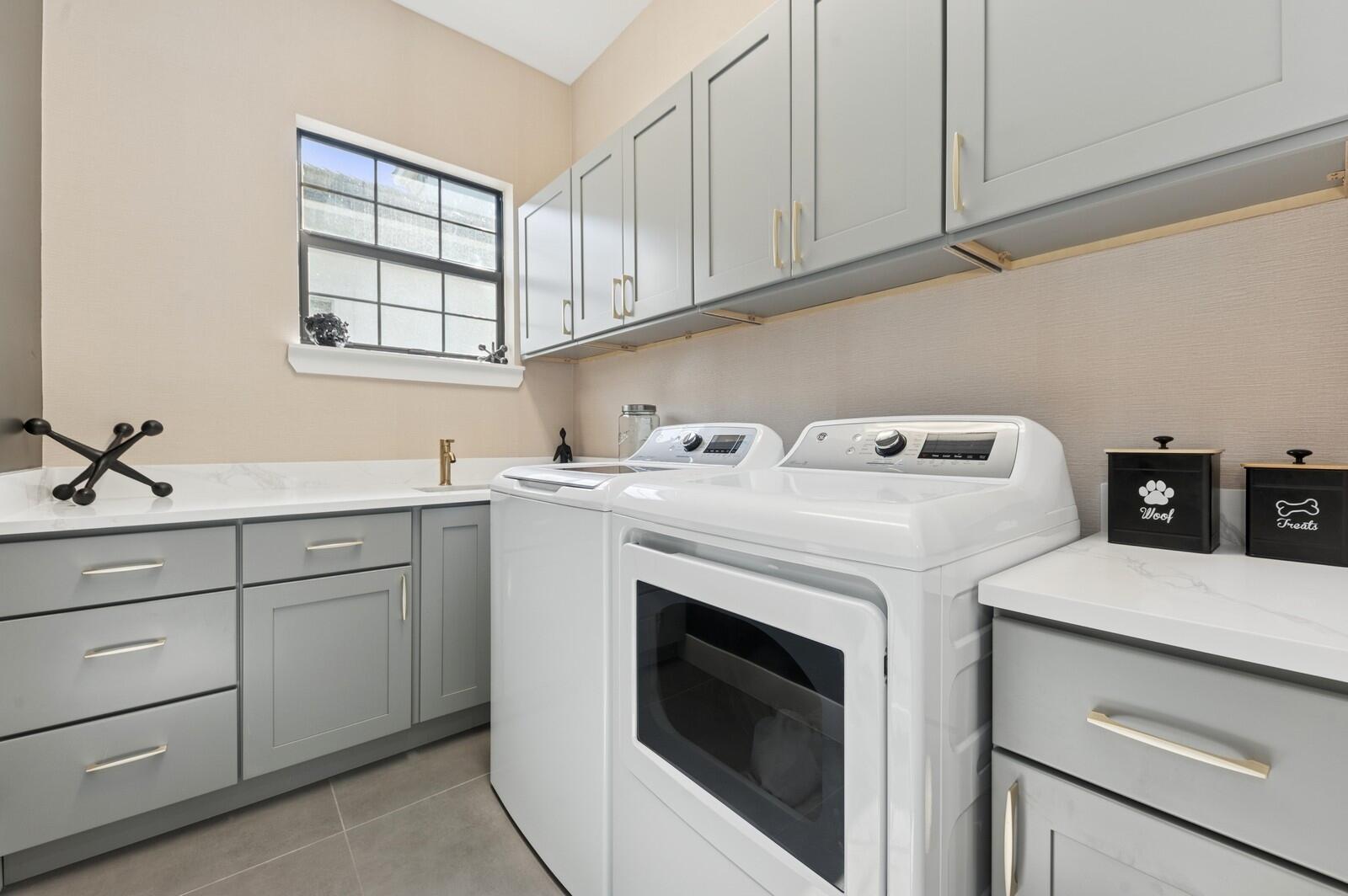 West Palm Beach, Florida, 33401, United States, 3 Bedrooms Bedrooms, ,4 BathroomsBathrooms,Residential,For Sale,1745907