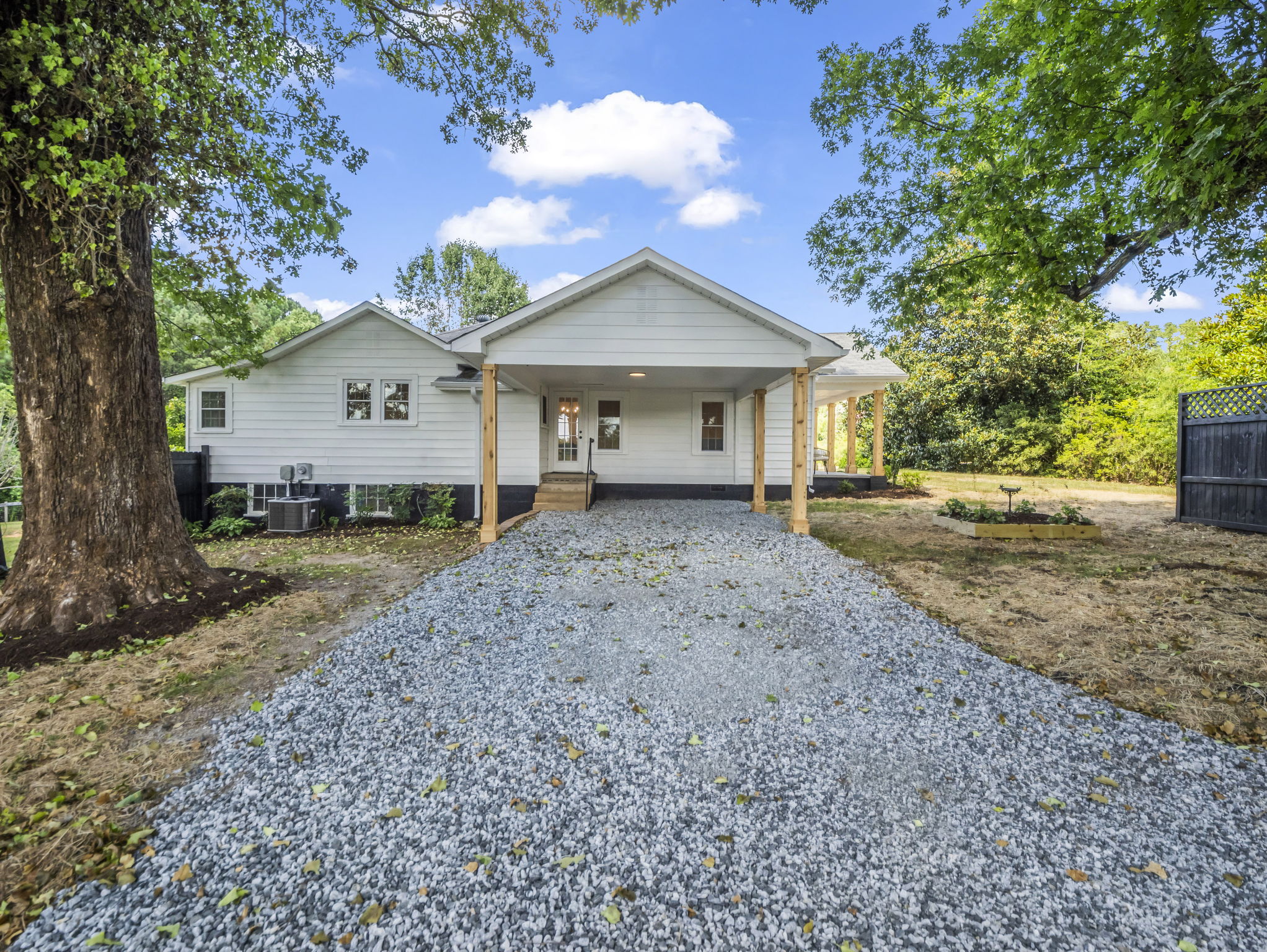 Tryon, North Carolina, 28782, United States, 3 Bedrooms Bedrooms, ,2 BathroomsBathrooms,Residential,For Sale,1927809