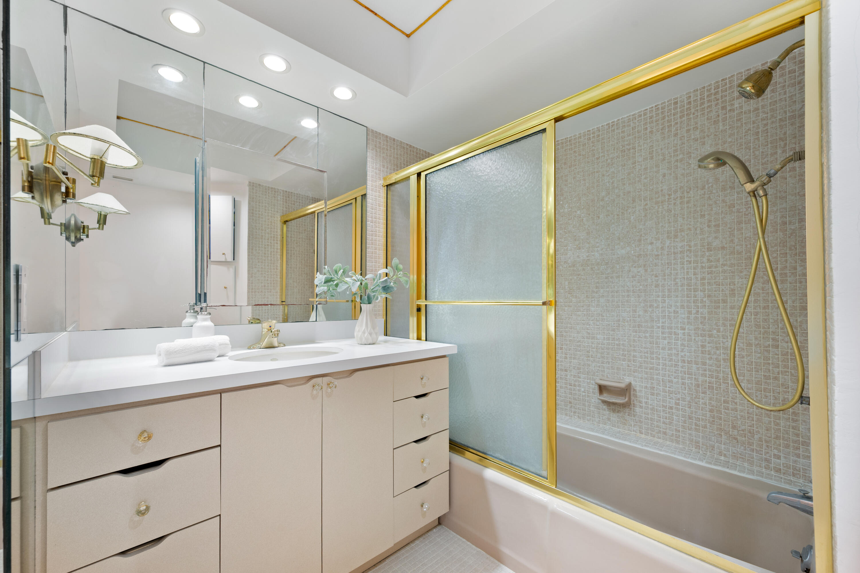 Boca Raton, Florida, 33431, United States, 2 Bedrooms Bedrooms, ,2 BathroomsBathrooms,Residential,For Sale,1957981