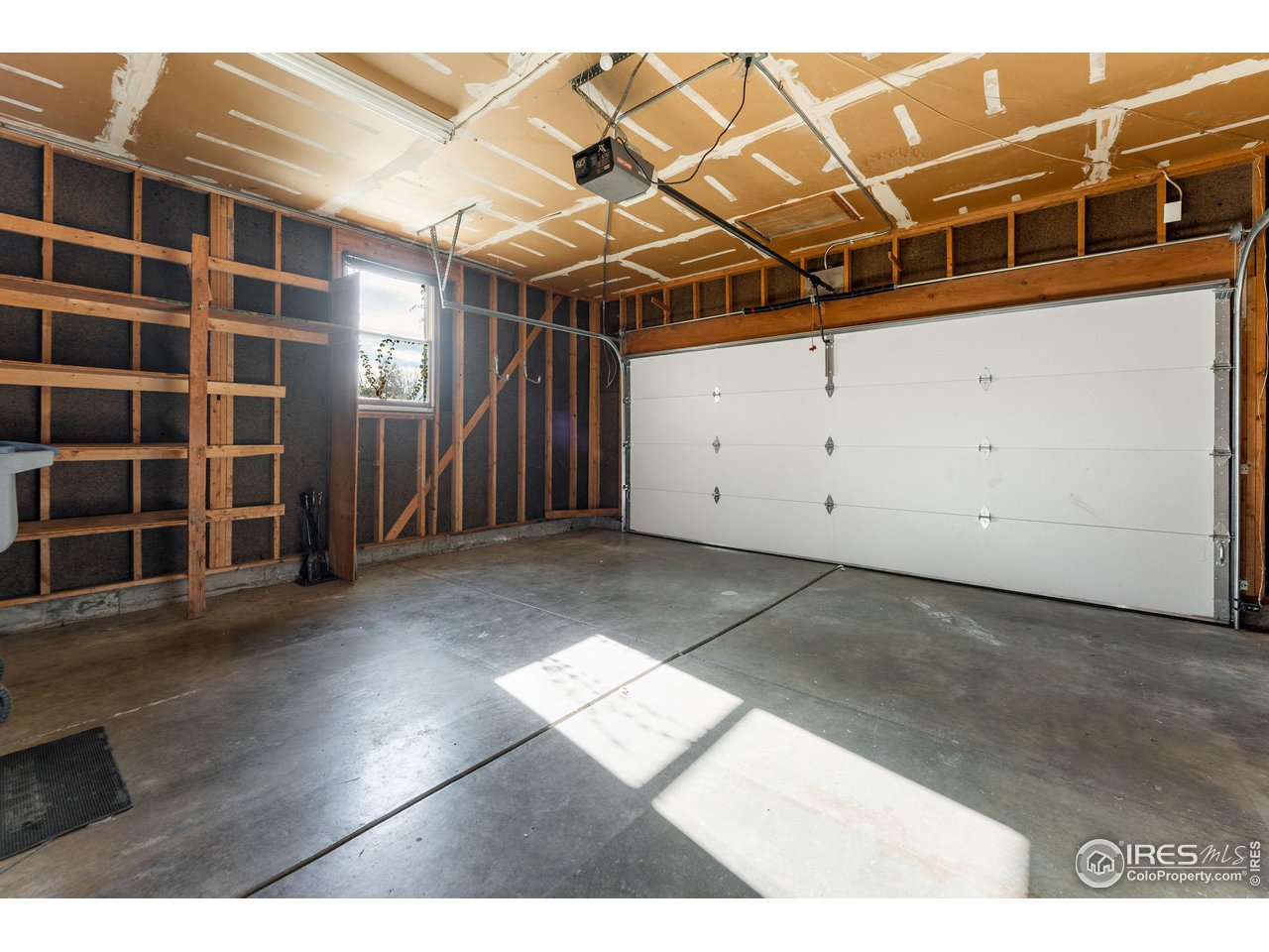 Longmont, Colorado, 80501, United States, 4 Bedrooms Bedrooms, ,2 BathroomsBathrooms,Residential,For Sale,1999140