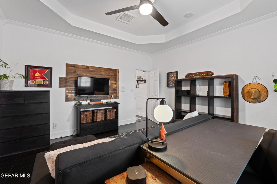 El Paso, Texas, 79936, United States, 5 Bedrooms Bedrooms, ,5 BathroomsBathrooms,Residential,For Sale,1980417