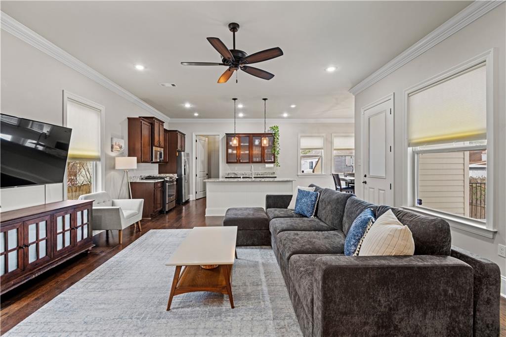 New Orleans, Louisiana, 70122, United States, 4 Bedrooms Bedrooms, ,4 BathroomsBathrooms,Residential,For Sale,1850074