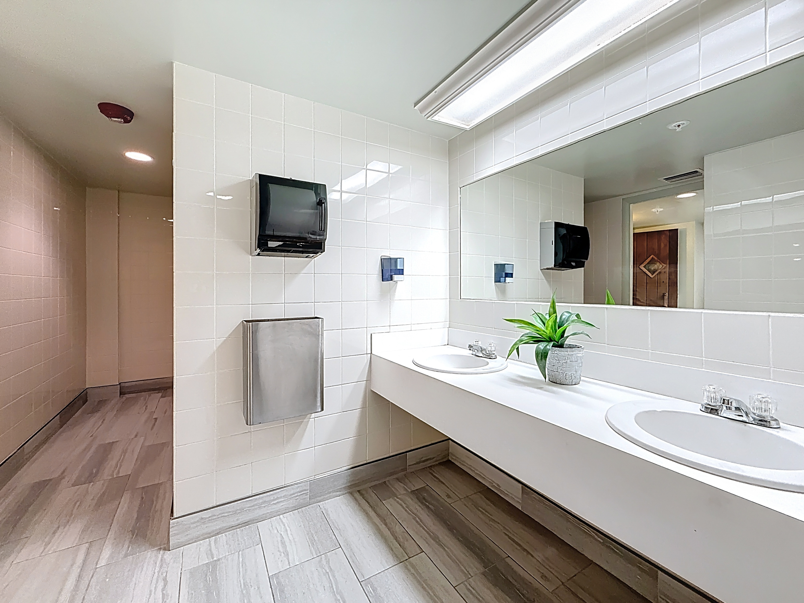 Treasure Island, Florida, 33706, United States, 3 Bedrooms Bedrooms, ,3 BathroomsBathrooms,Residential,For Sale,1983307