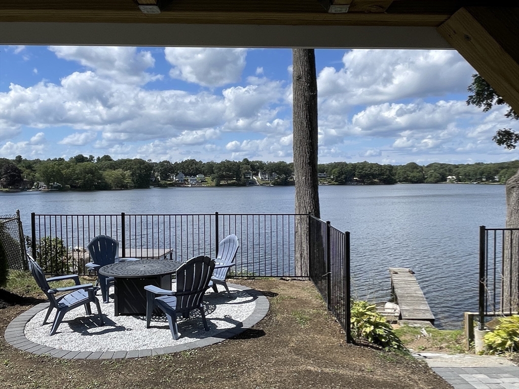 Bellingham, Massachusetts, 02019, United States, 4 Bedrooms Bedrooms, ,4 BathroomsBathrooms,Residential,For Sale,1927389