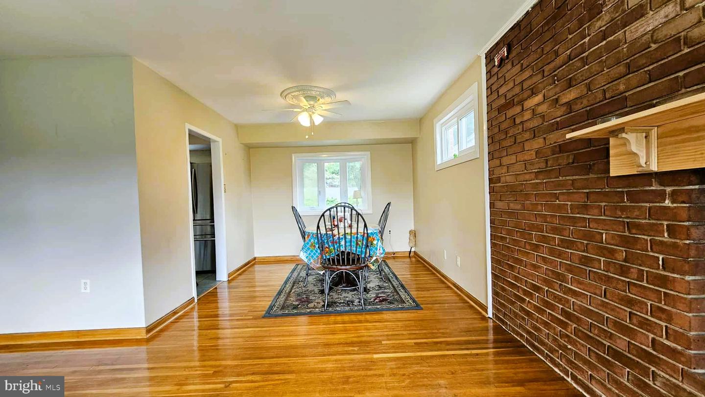 Annandale, Virginia, 22003, United States, 4 Bedrooms Bedrooms, ,3 BathroomsBathrooms,Residential,For Sale,1866164