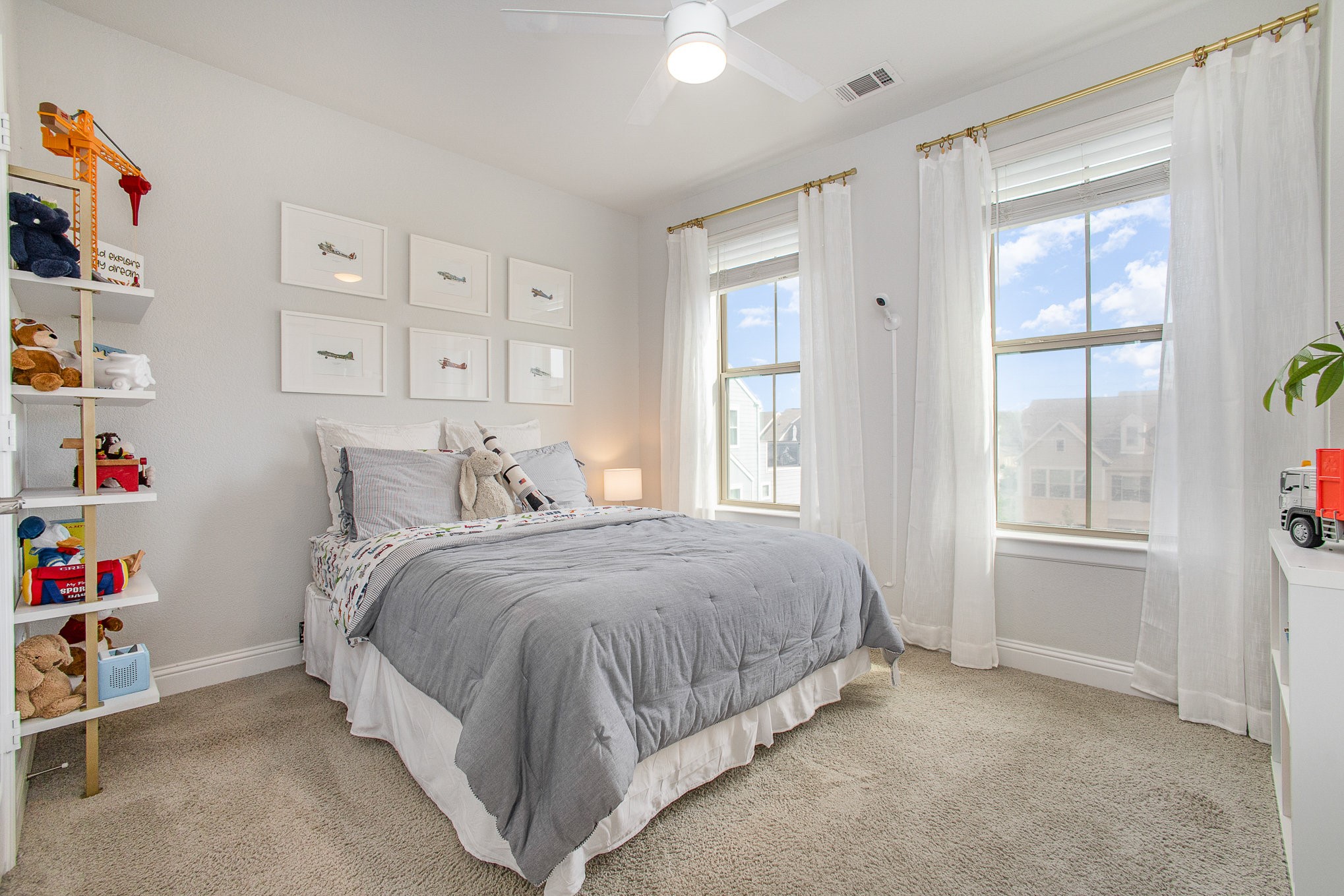 Dallas, Texas, 75212, United States, 3 Bedrooms Bedrooms, ,4 BathroomsBathrooms,Residential,For Sale,1760798