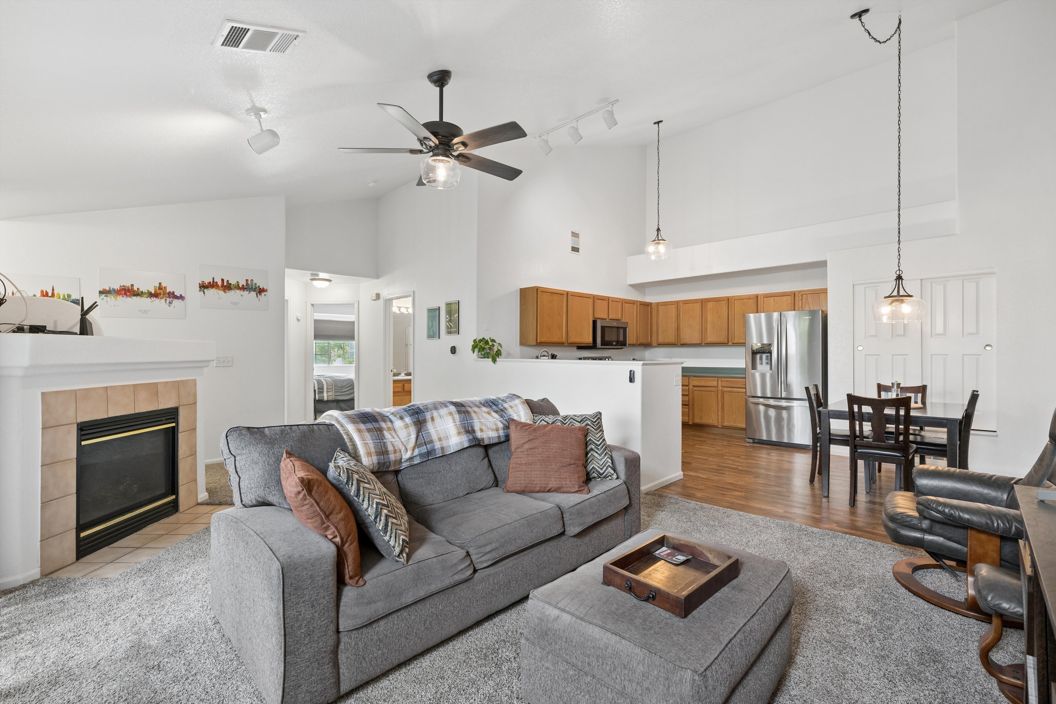  Welcome to this Beautifully Maintained Condo In Gated Settlers Chase Heritage - 物件實景