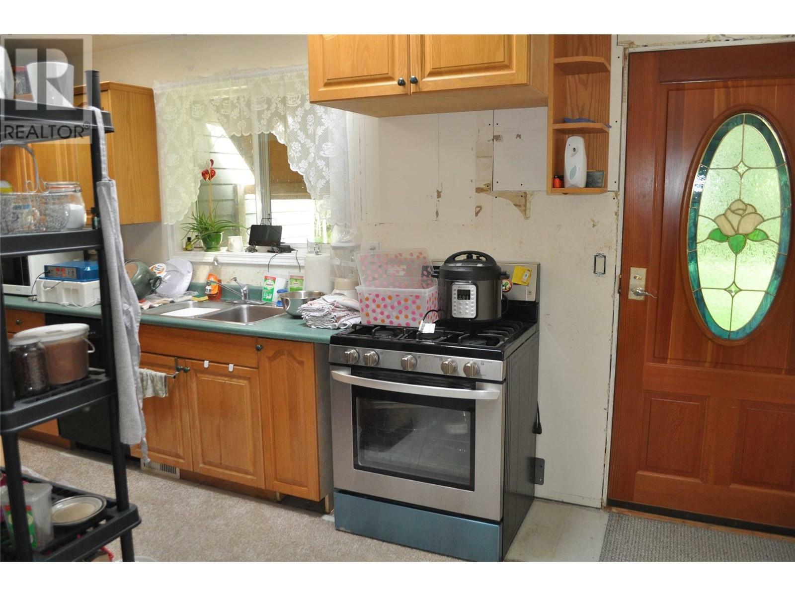 CHERRYVILLE, British Columbia, V0E 2G1, CA, 2 Bedrooms Bedrooms, ,2 BathroomsBathrooms,Residential,For Sale,1837414