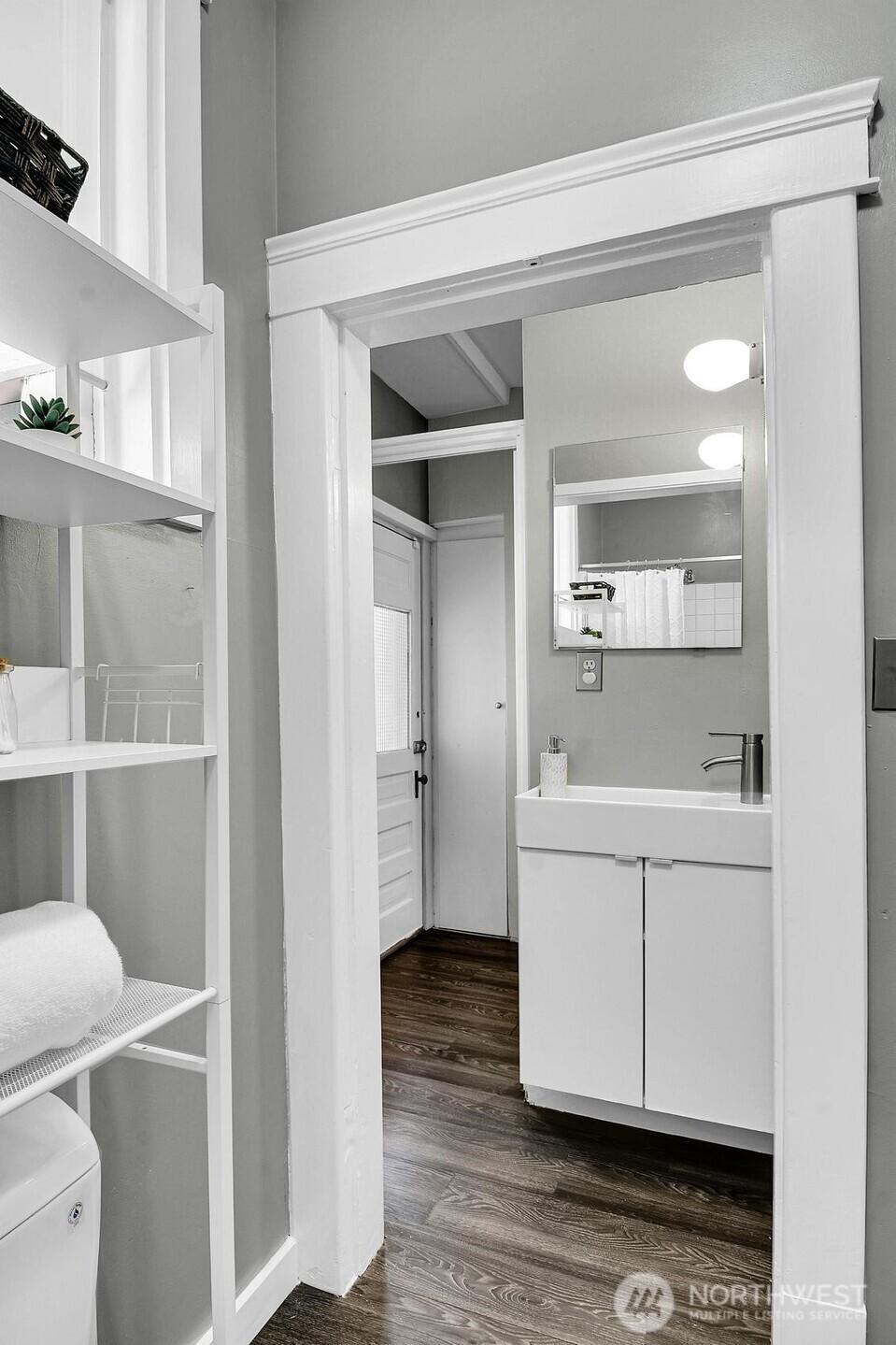 SEATTLE, Washington, 98119, United States, 2 Bedrooms Bedrooms, ,1 BathroomBathrooms,Residential,For Sale,1907615
