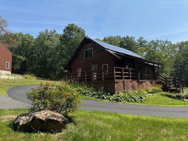 Deerfield, Massachusetts, 01342, United States, 2 Bedrooms Bedrooms, ,1 BathroomBathrooms,Residential,For Sale,1913467