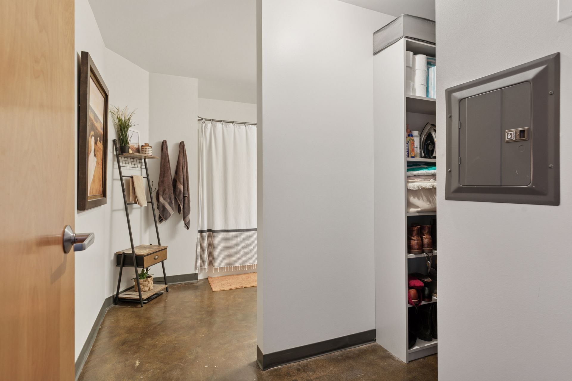  Industrial Elegance Meets City Convenience at The Rossmor - 物件實景