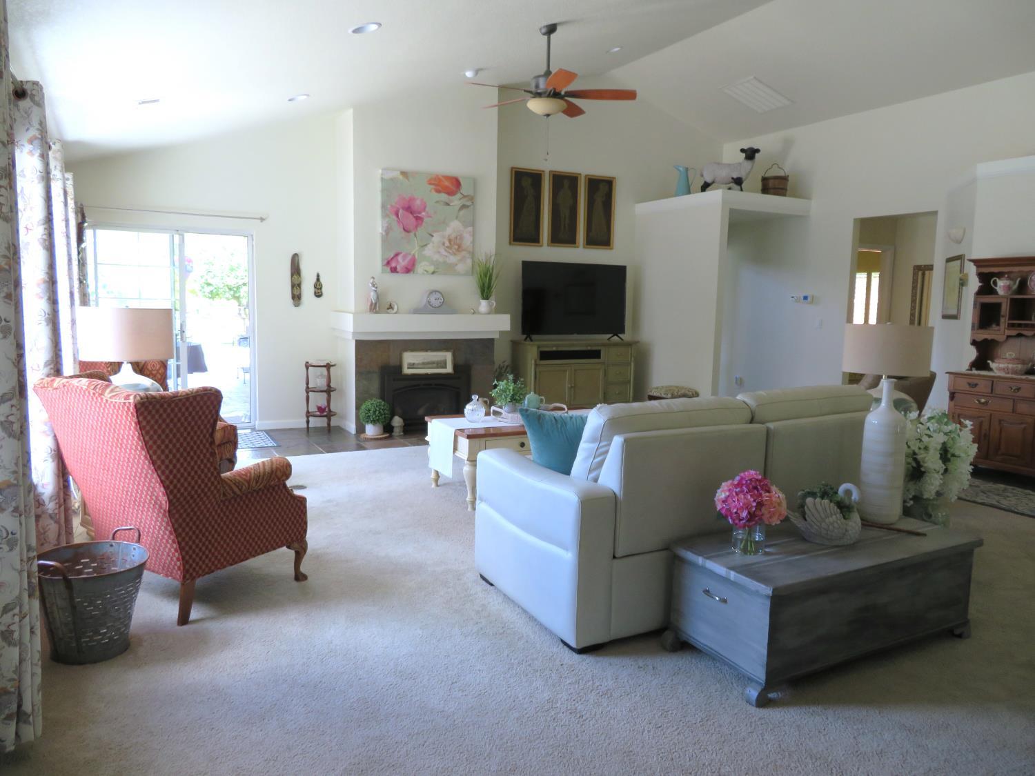 Oakdale, California, 95361, United States, 3 Bedrooms Bedrooms, ,2 BathroomsBathrooms,Residential,For Sale,1942703