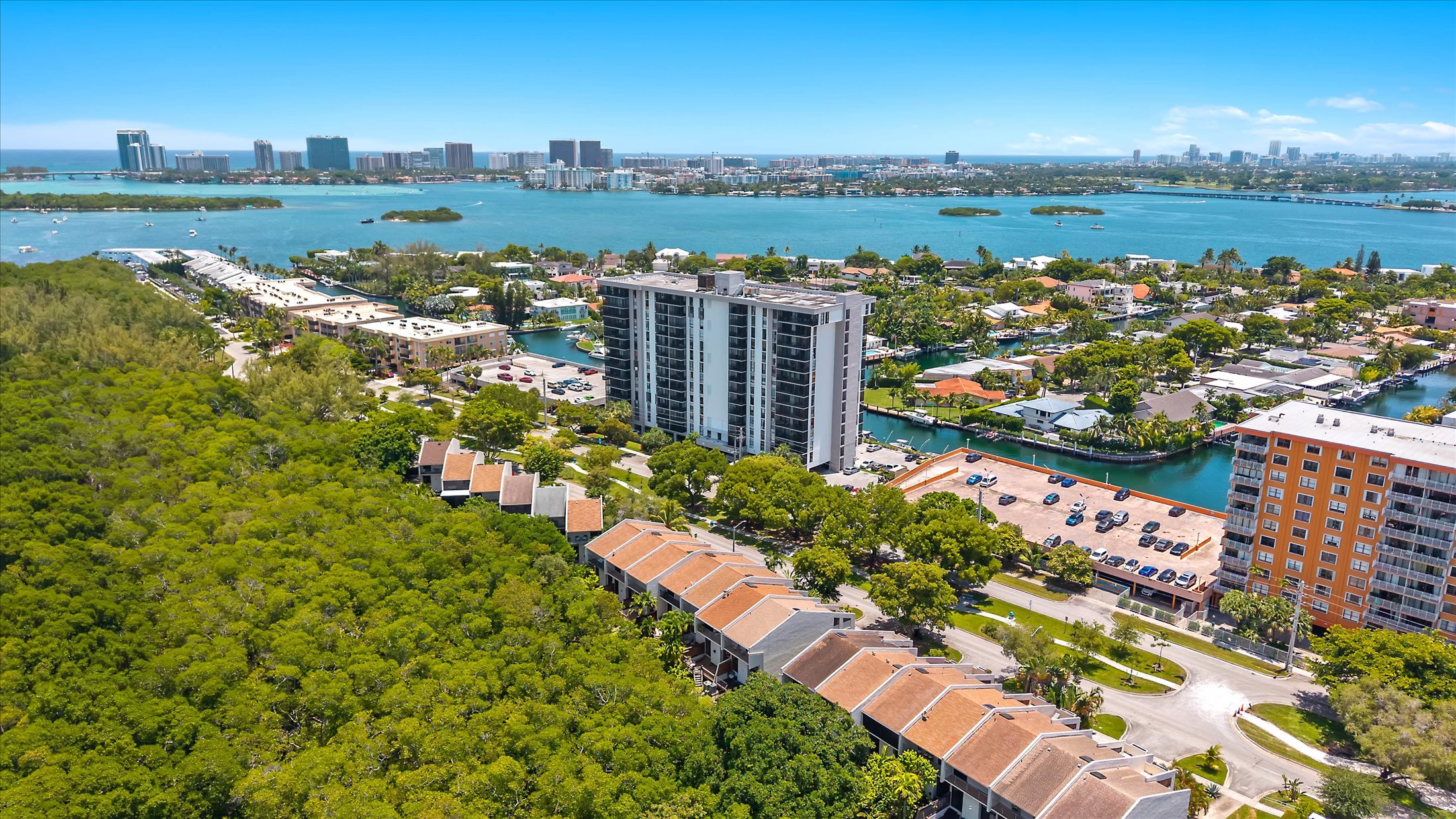  2525 NE 135th St, North Miami, FL, 33181 - 物件實景