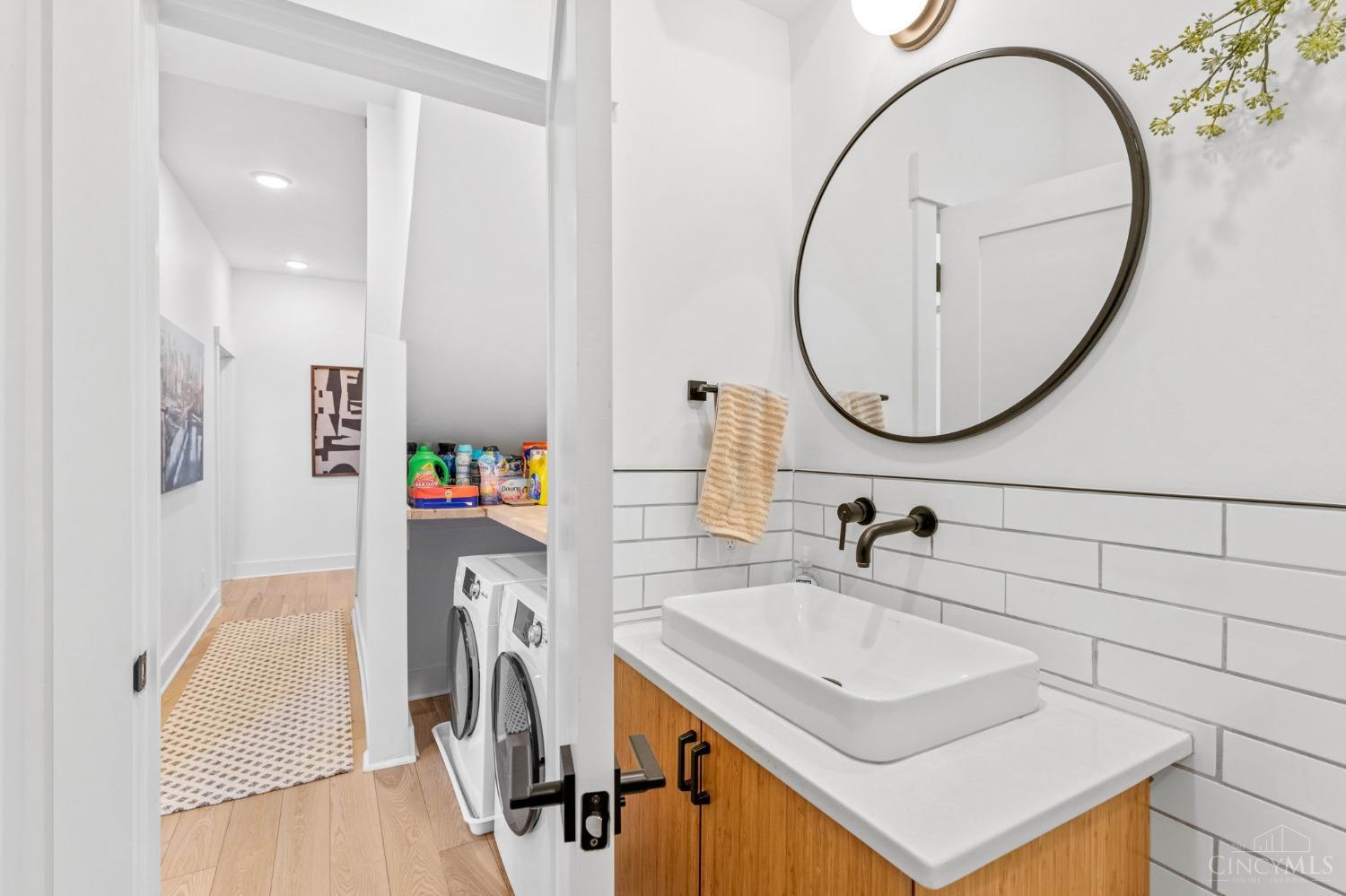 Cincinnati, Ohio, 45202, United States, 3 Bedrooms Bedrooms, ,3 BathroomsBathrooms,Residential,For Sale,1942125