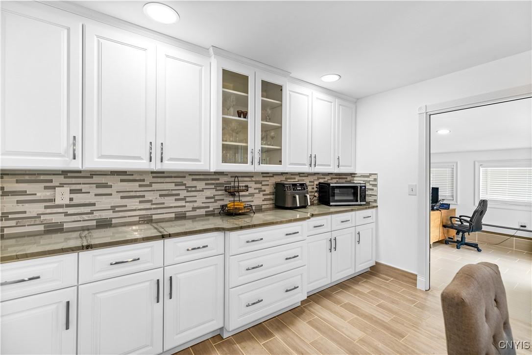 Deerfield, New York, 13502, United States, 6 Bedrooms Bedrooms, ,4 BathroomsBathrooms,Residential,For Sale,1971402