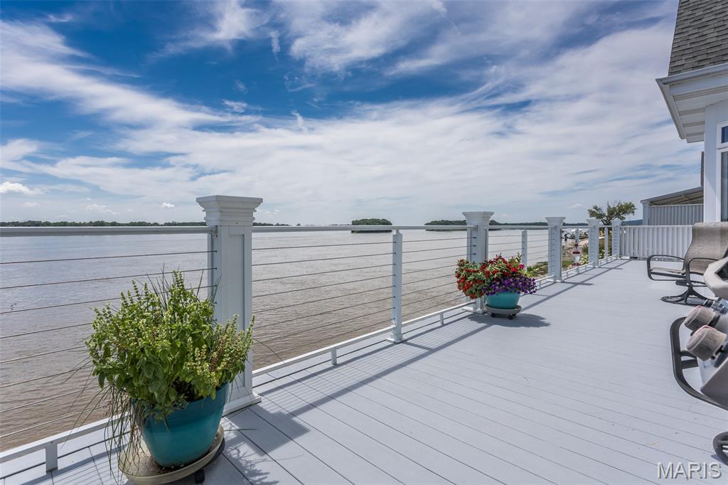 Grafton, Illinois, 62037, United States, 2 Bedrooms Bedrooms, ,2 BathroomsBathrooms,Residential,For Sale,1907573