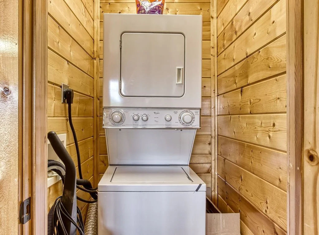 Sevierville, Tennessee, 37862, United States, 3 Bedrooms Bedrooms, ,3 BathroomsBathrooms,Residential,For Sale,1902970