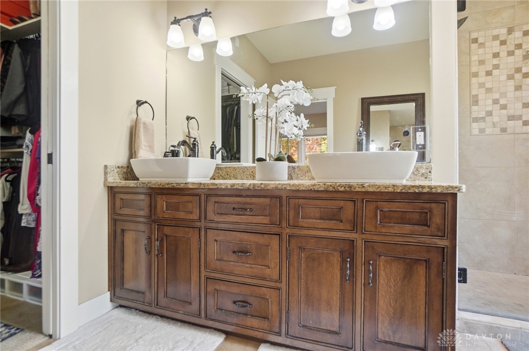 Oakwood, Ohio, 45409, United States, 3 Bedrooms Bedrooms, ,3 BathroomsBathrooms,Residential,For Sale,1991510