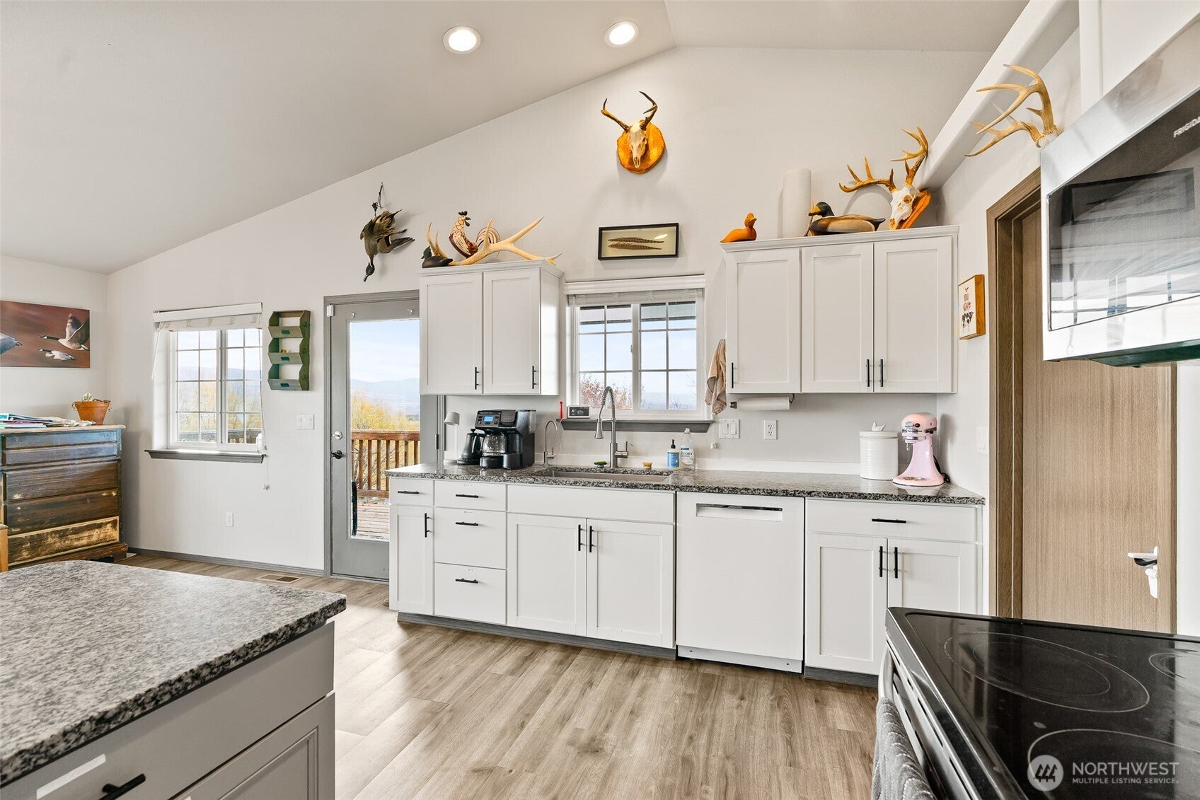 Ellensburg, Washington, 98926, United States, 6 Bedrooms Bedrooms, ,2 BathroomsBathrooms,Residential,For Sale,1992085