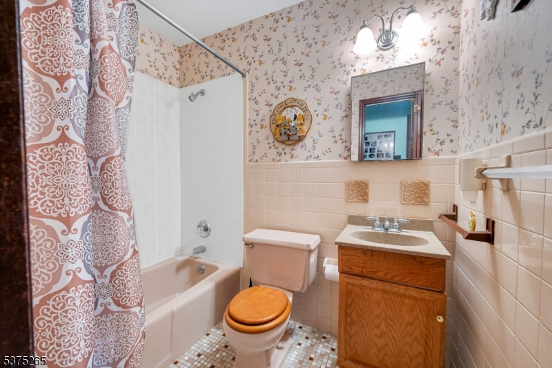 Sparta Twp., New Jersey, 07821, United States, 4 Bedrooms Bedrooms, ,3 BathroomsBathrooms,Residential,For Sale,1906185