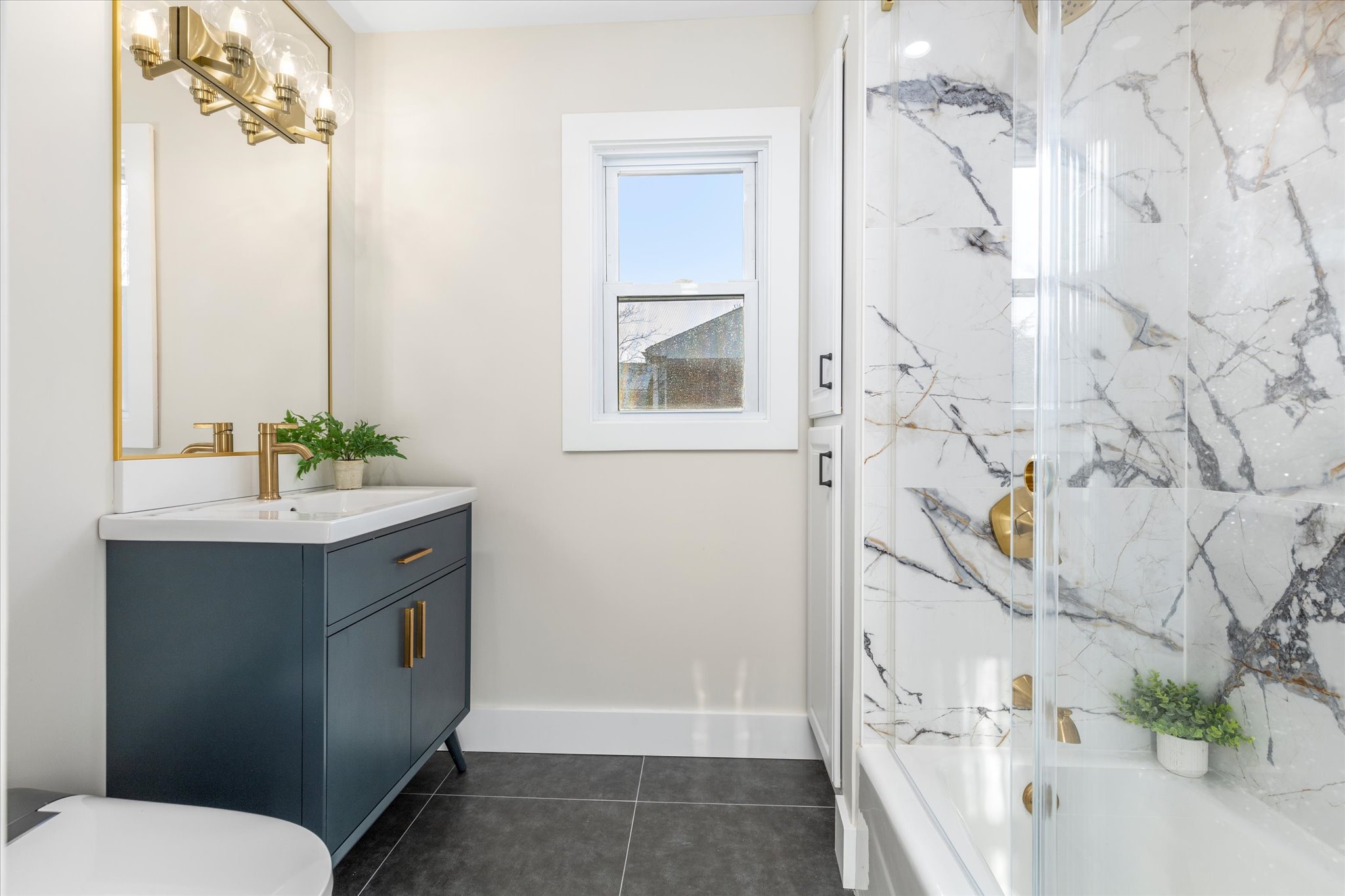 Clifton, New Jersey, 07014, United States, 4 Bedrooms Bedrooms, ,2 BathroomsBathrooms,Residential,For Sale,2005984