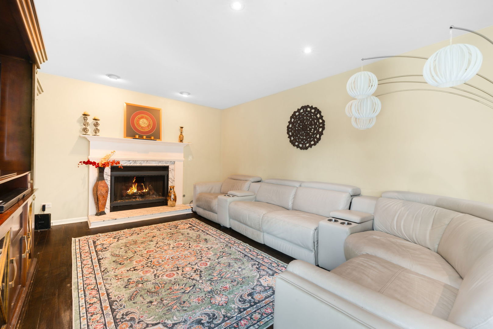 Carol Stream, Illinois, 60188, United States, 4 Bedrooms Bedrooms, ,4 BathroomsBathrooms,Residential,For Sale,1903494