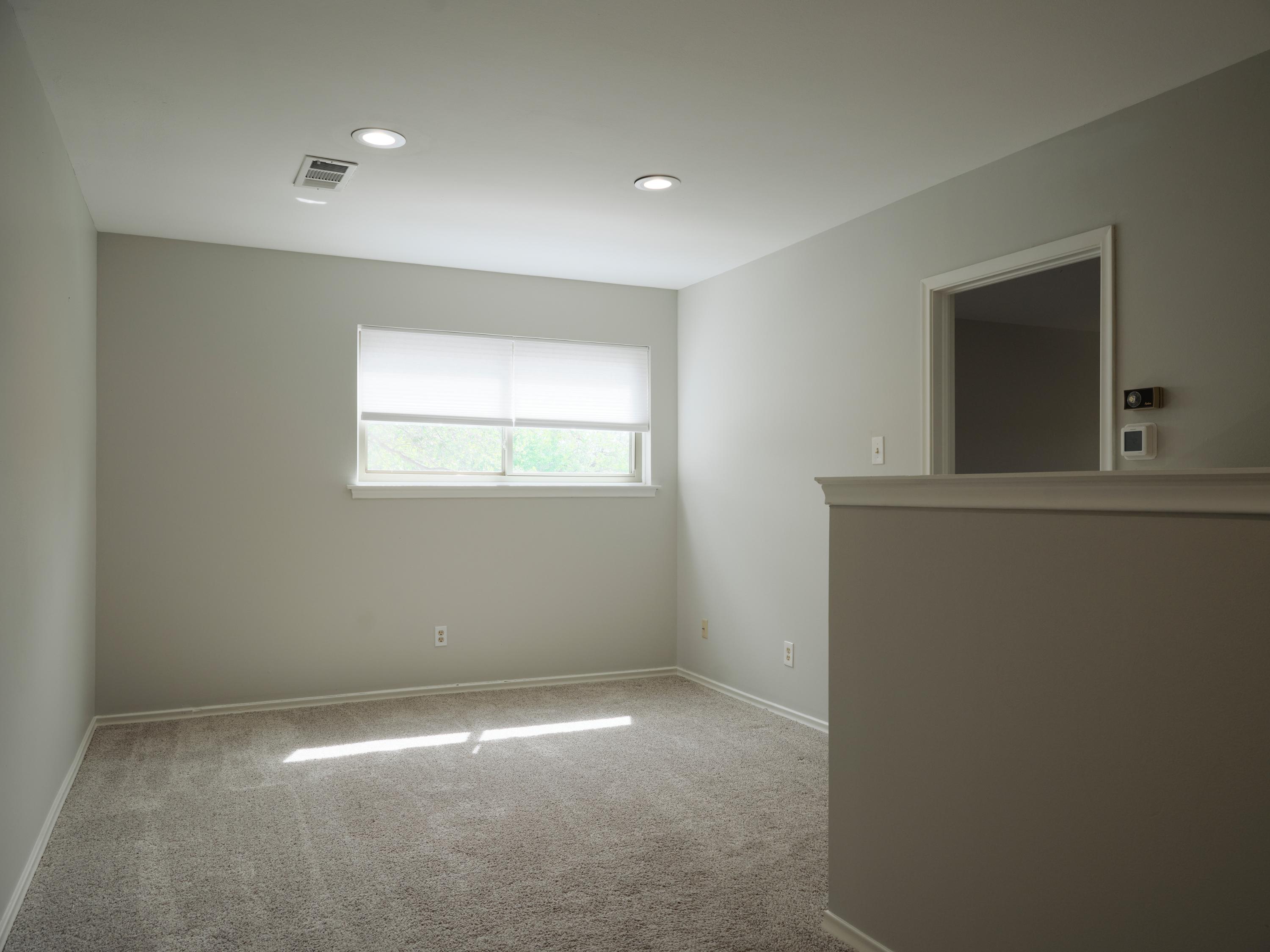  Spacious Home filled with Modern Updates and Original Charm - 物件實景