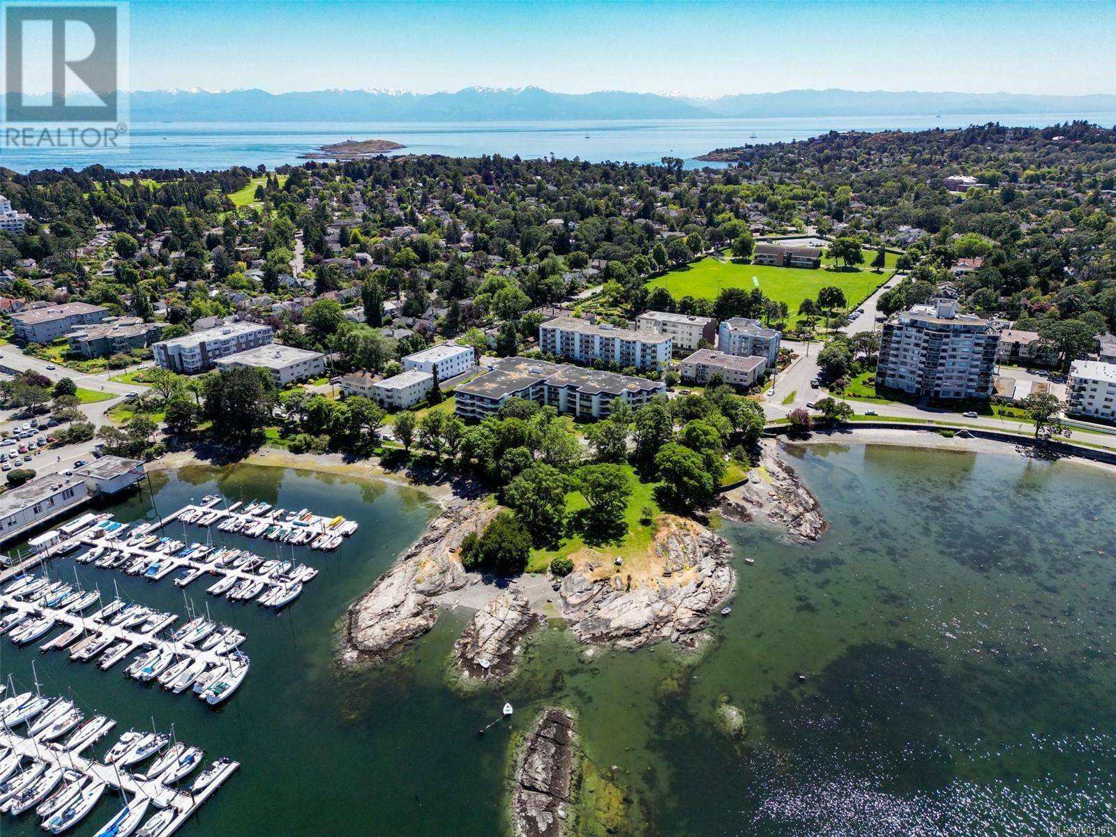 OAK BAY, British Columbia, V8S 2N6, CA, 2 Bedrooms Bedrooms, ,2 BathroomsBathrooms,Residential,For Sale,1874610