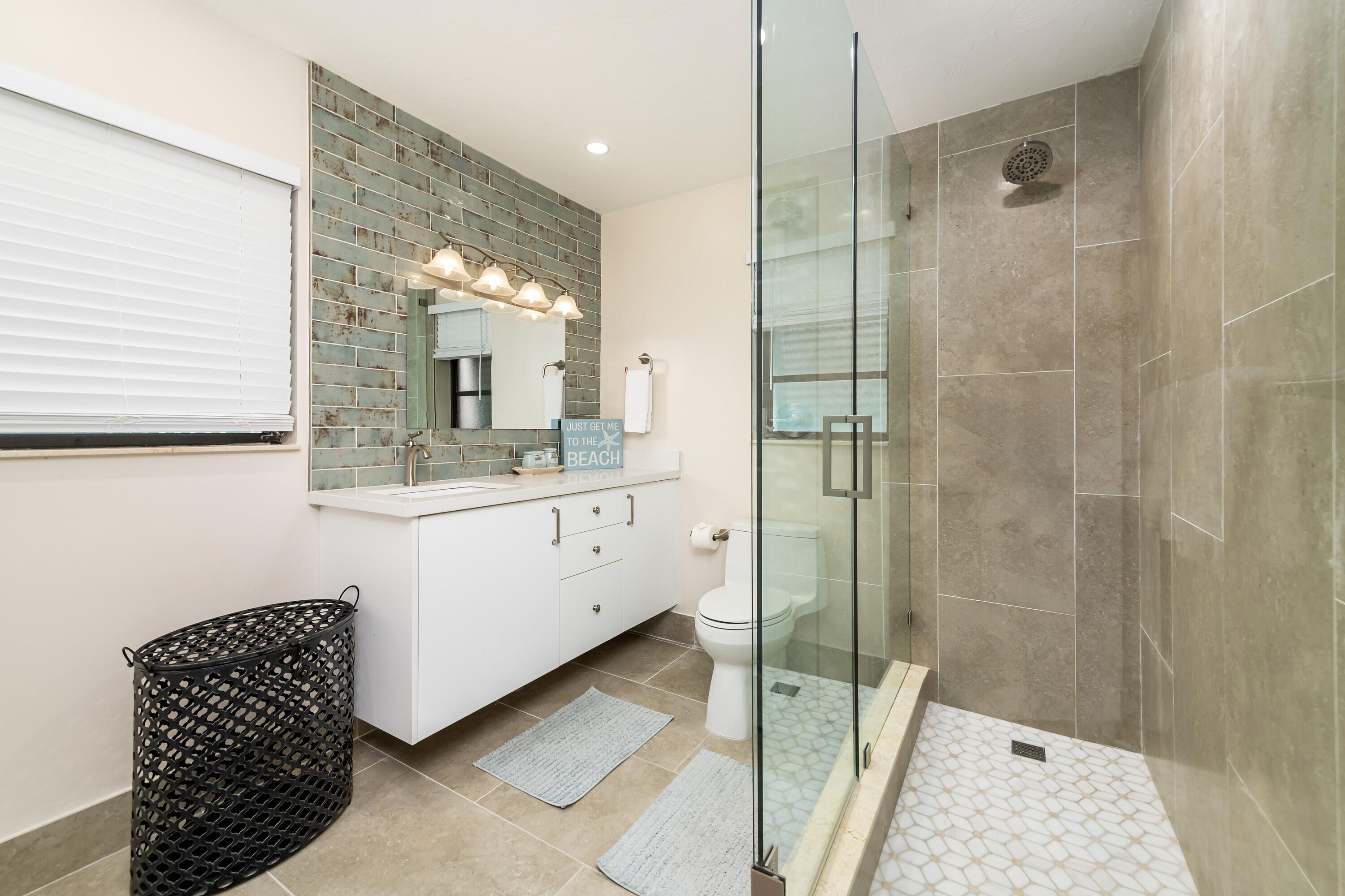 MARATHON, Florida, 33050, United States, 2 Bedrooms Bedrooms, ,2 BathroomsBathrooms,Residential,For Sale,1988223