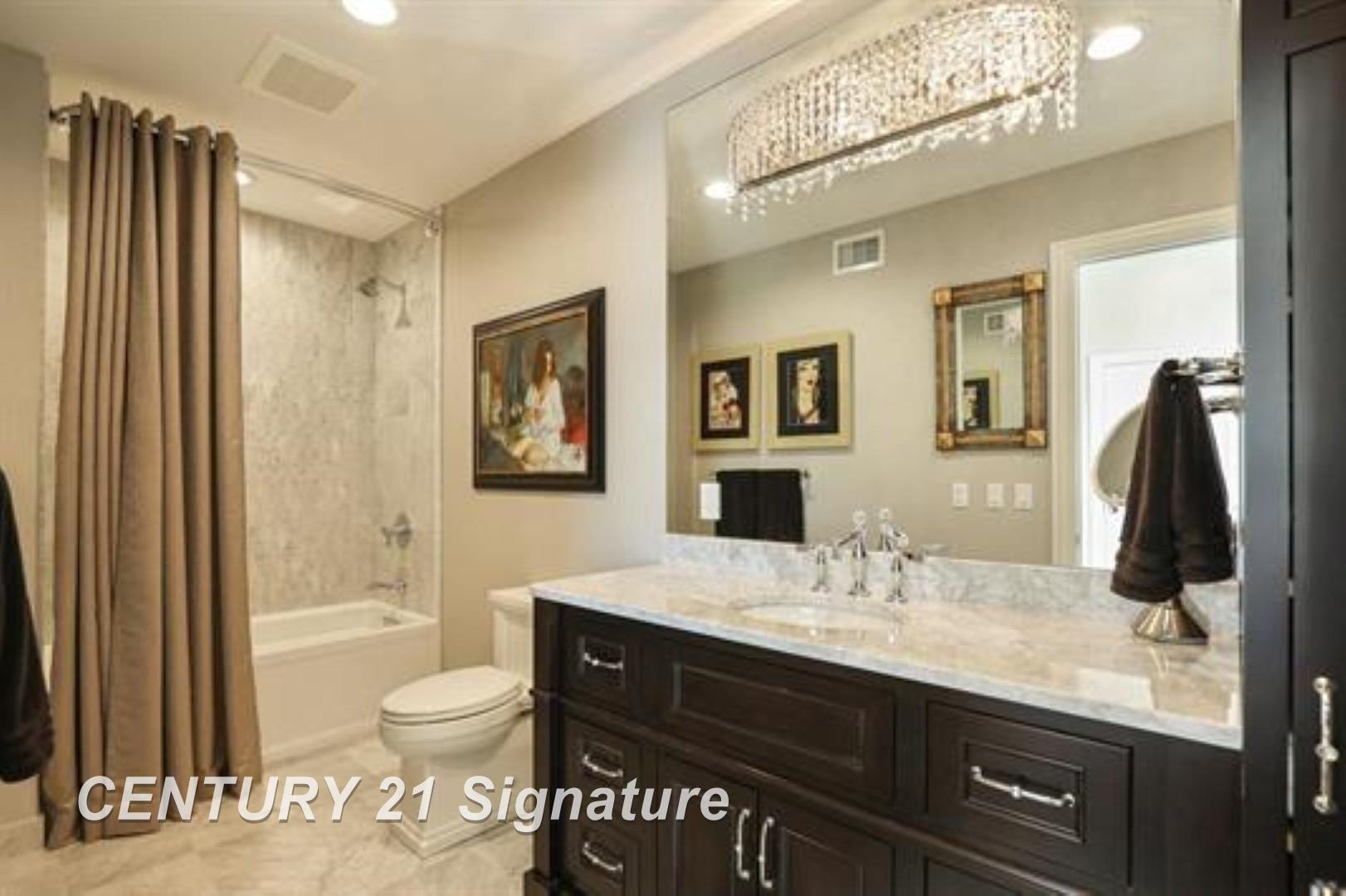 Midland, Michigan, 48640, United States, 2 Bedrooms Bedrooms, ,3 BathroomsBathrooms,Residential,For Sale,1937138
