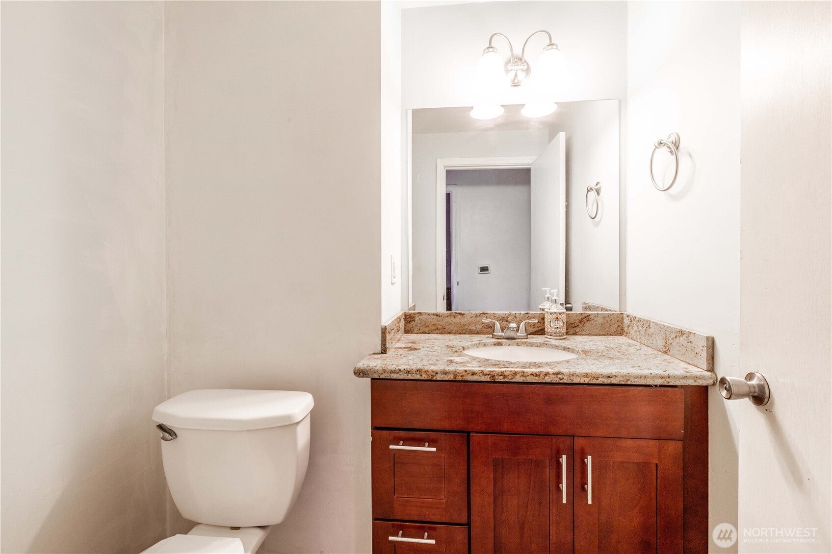 Tukwila, Washington, 98188, United States, 5 Bedrooms Bedrooms, ,2 BathroomsBathrooms,Residential,For Sale,1935805