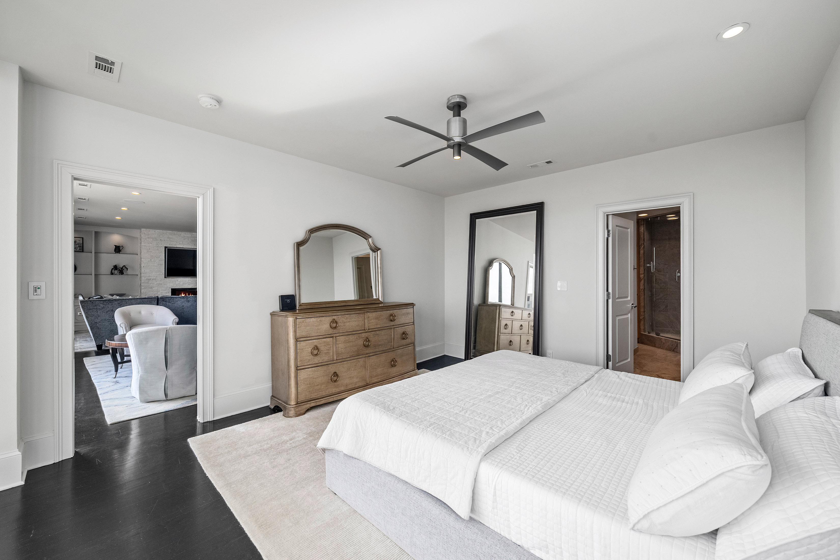  Fully Renovated Residence with Stunning Skyline Views - 物件實景