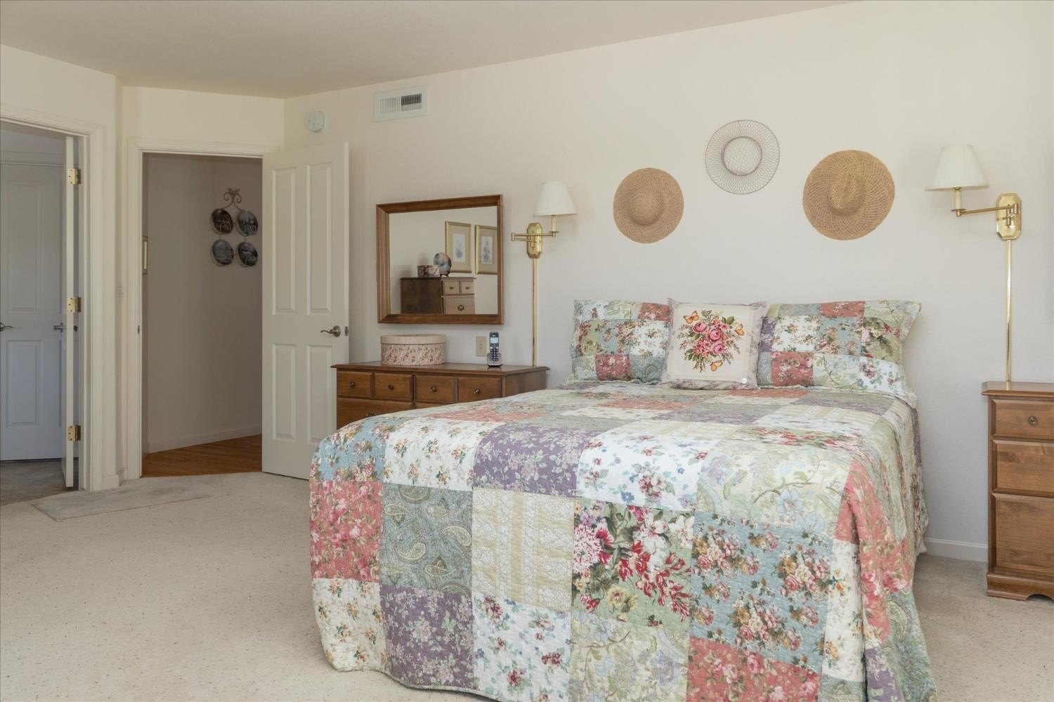 Angels Camp, California, 95222, United States, 4 Bedrooms Bedrooms, ,2 BathroomsBathrooms,Residential,For Sale,1980350